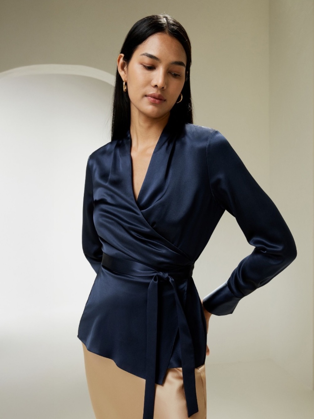 LILYSILK Silk Wrap Blouse in classic navy blue size 4 NWOT